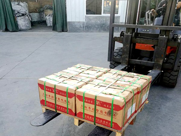 金镶玉石墨模具制品发往安徽