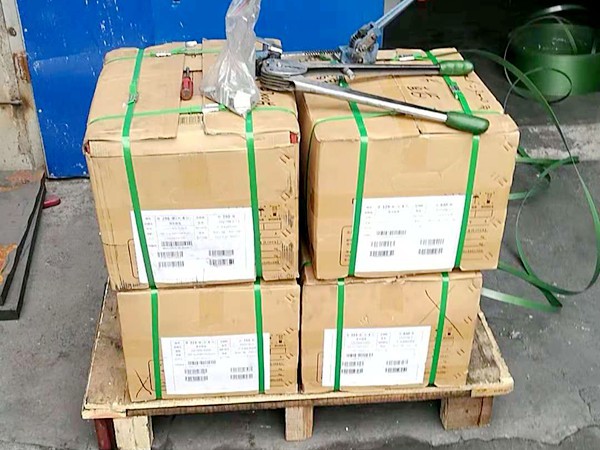 金镶玉石墨模具制品发往山东临沂